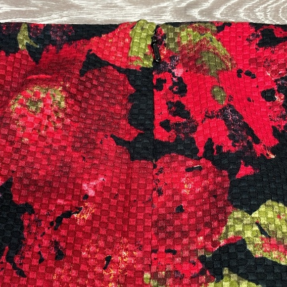 Talbots Textured Red and Black Floral Rose Print Pencil Skirt 12 - Picture 12 of 12